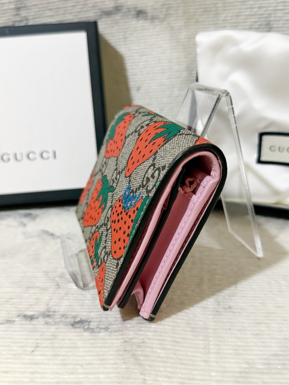 Gucci GG Supreme Strawberry Print Card Case Wallet with COA - Picture 7 of 17